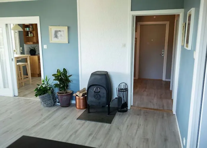 5 Minutes To Downtown Arendal-Free Parking