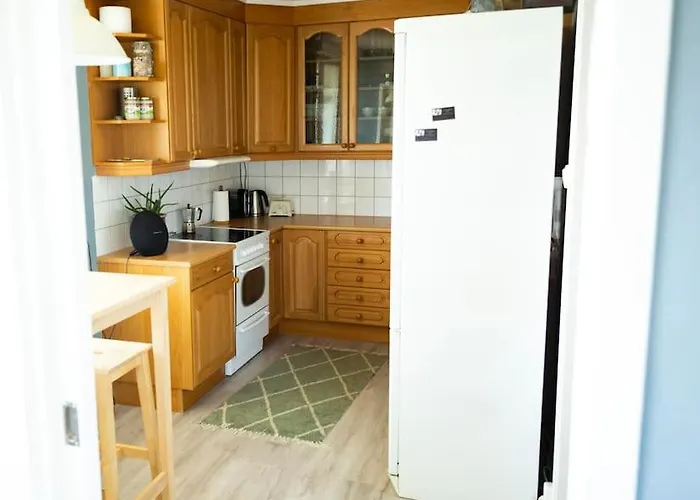 5 Minutes To Downtown Arendal-Free Parking