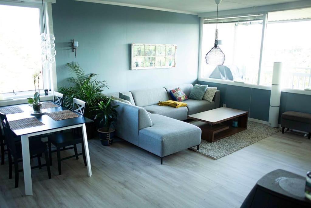 5 Minutes To Downtown Arendal-free Parking Apartment *